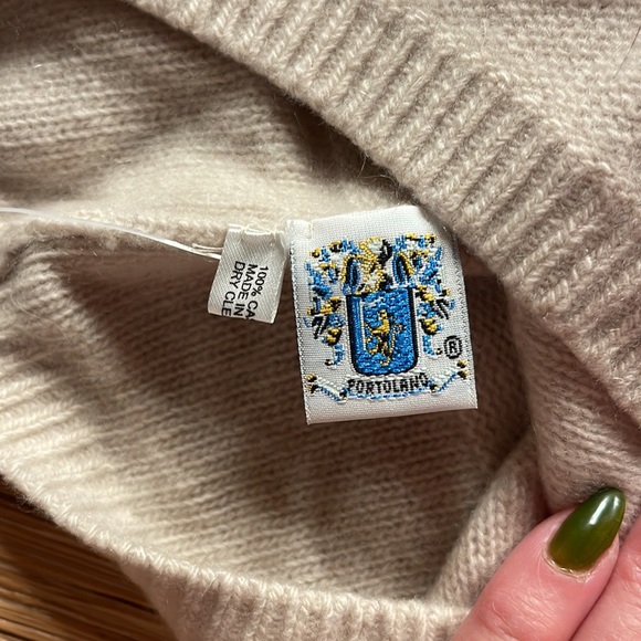 NWT 100% cashmere Portolano beanie - Picture 2 of 3